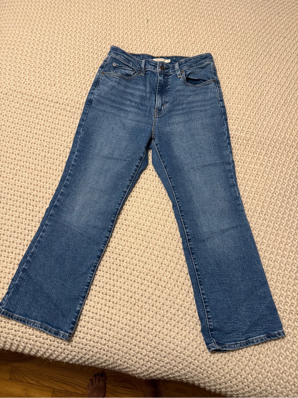 Levi's Women's 725 Medium kick bootcut jeans